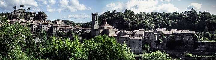pueblos para vivir cerca de san sebastian