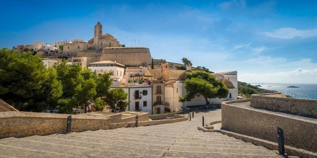 vivir en ibiza